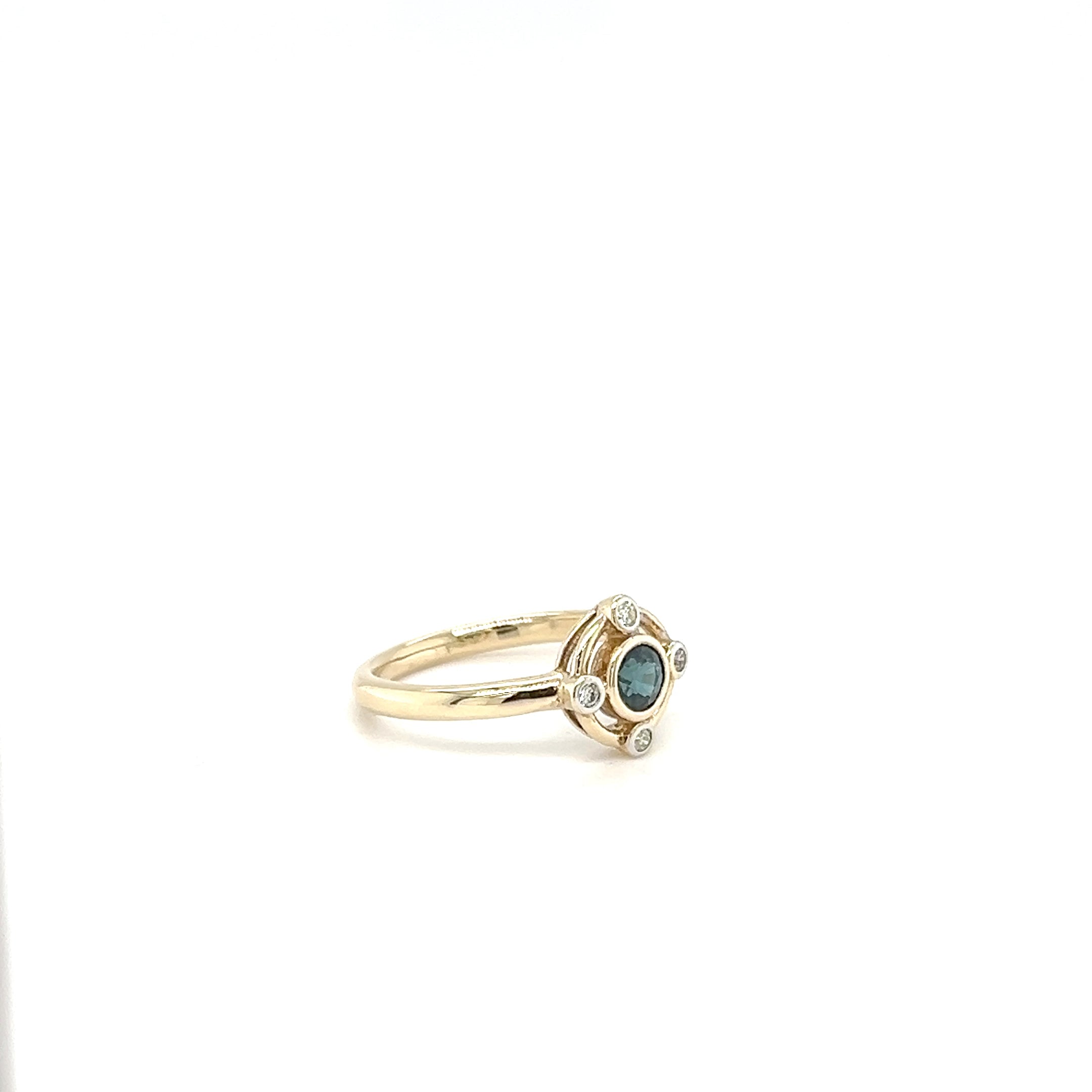9ct Yellow Gold Sapphire Ring