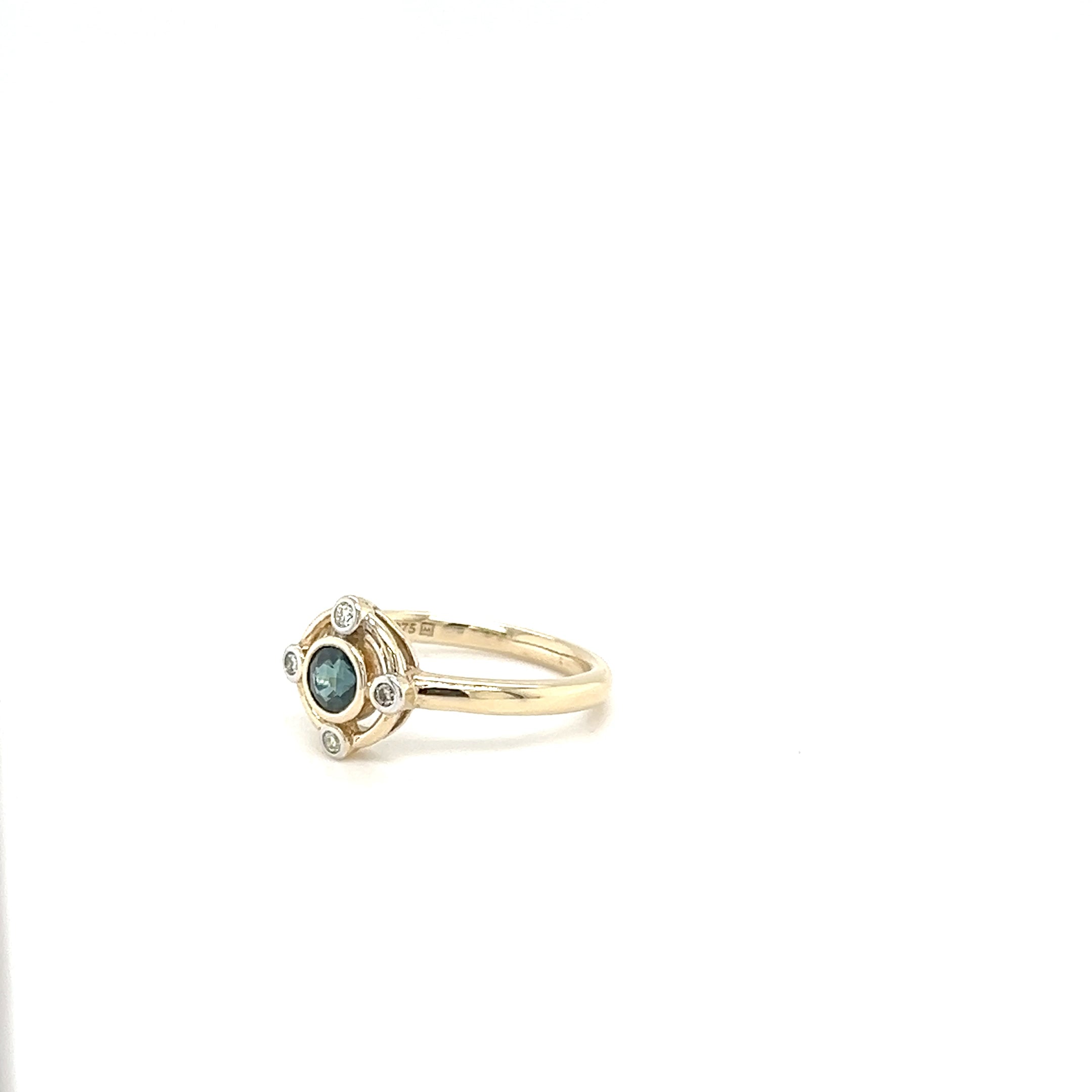 9ct Yellow Gold Sapphire Ring