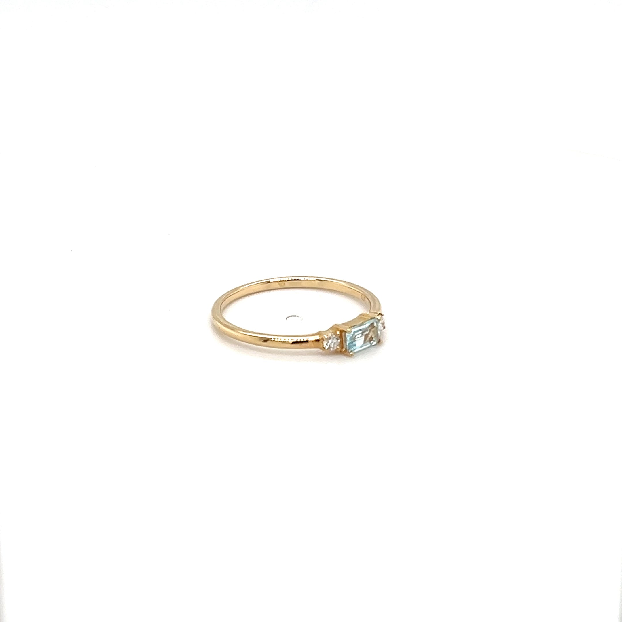 9ct Yellow Gold Blue Topaz & Diamond Ring