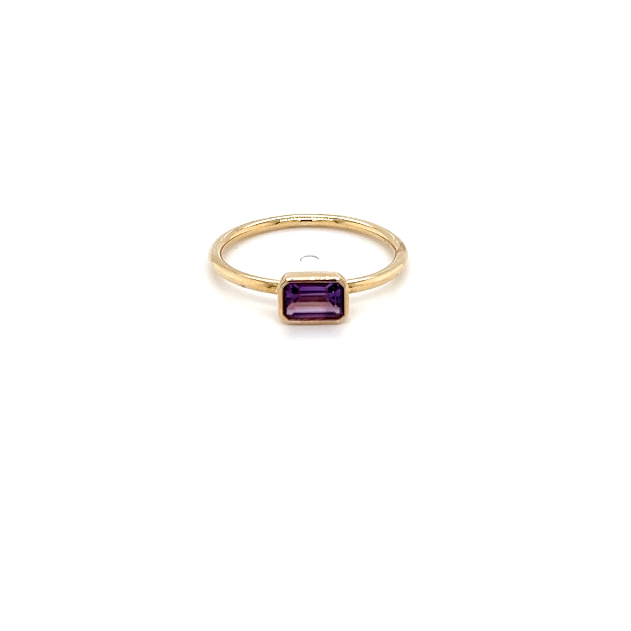 9ct Yellow Gold Emerald Cut Amethyst Ring