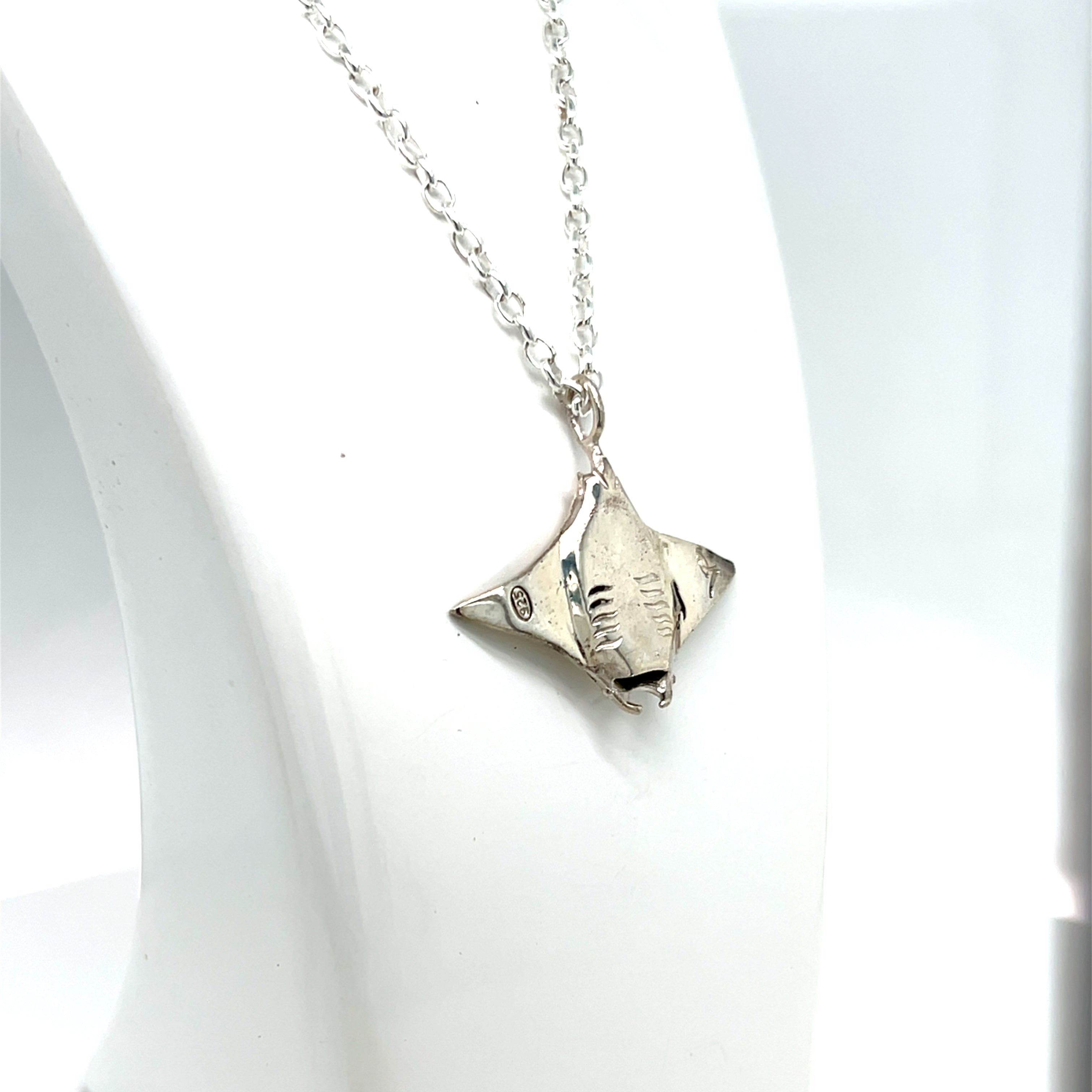 STERLING SILVER MANTA RAY PENDANT