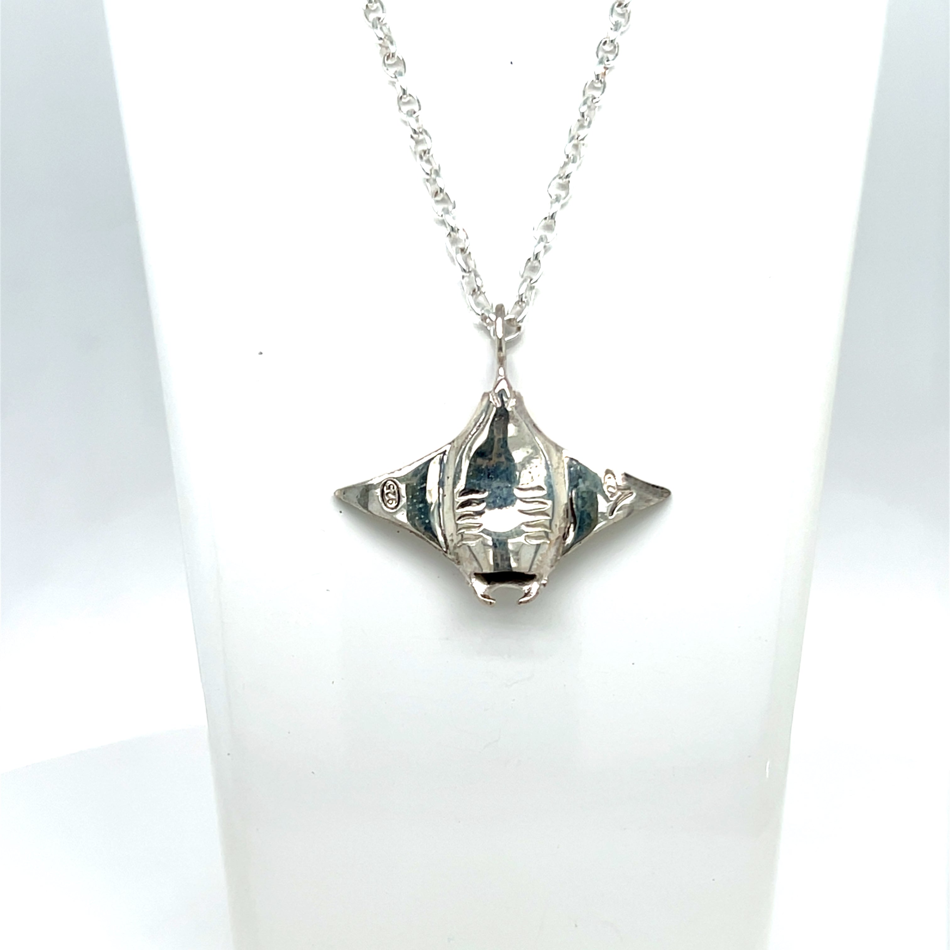 STERLING SILVER MANTA RAY PENDANT