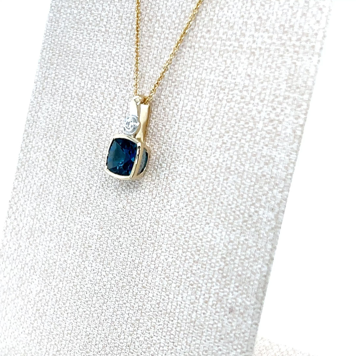 9ct Yellow Gold London Blue Topaz and Diamond Pendant