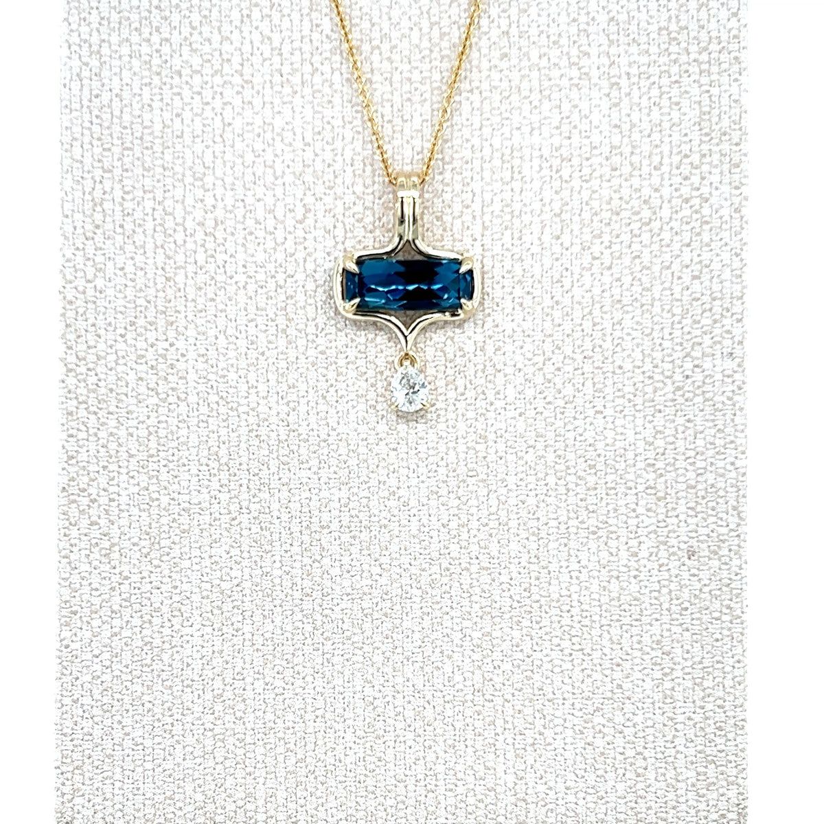 9ct Yellow Gold London Blue Topaz and Lab-Grown Diamond Pendant
