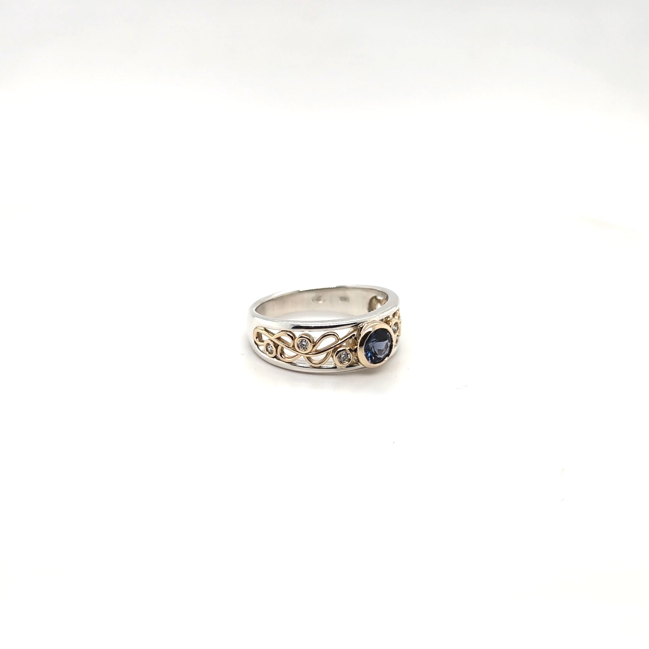 9ct Yellow Gold Blue Spinel Ring