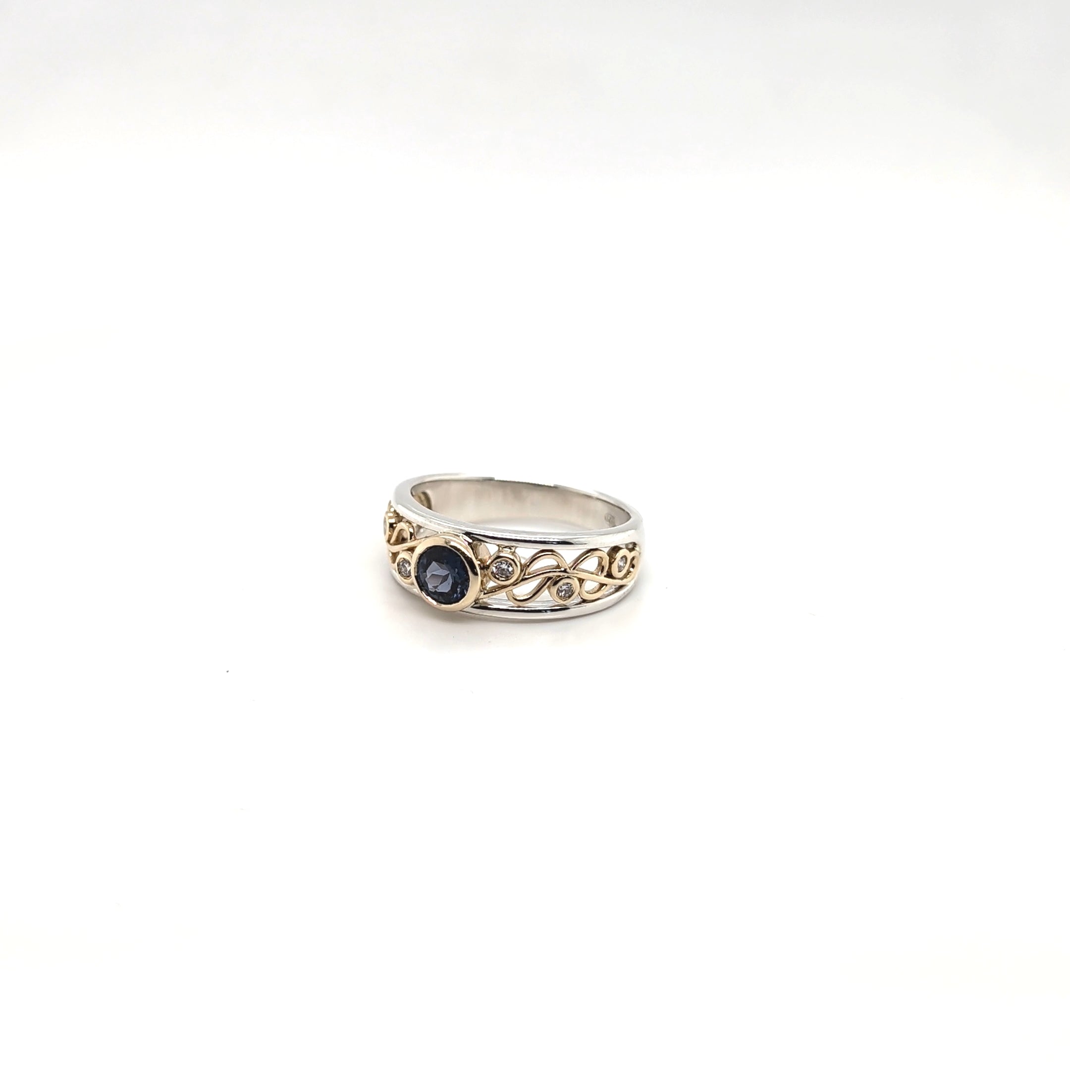 9ct Yellow Gold Blue Spinel Ring