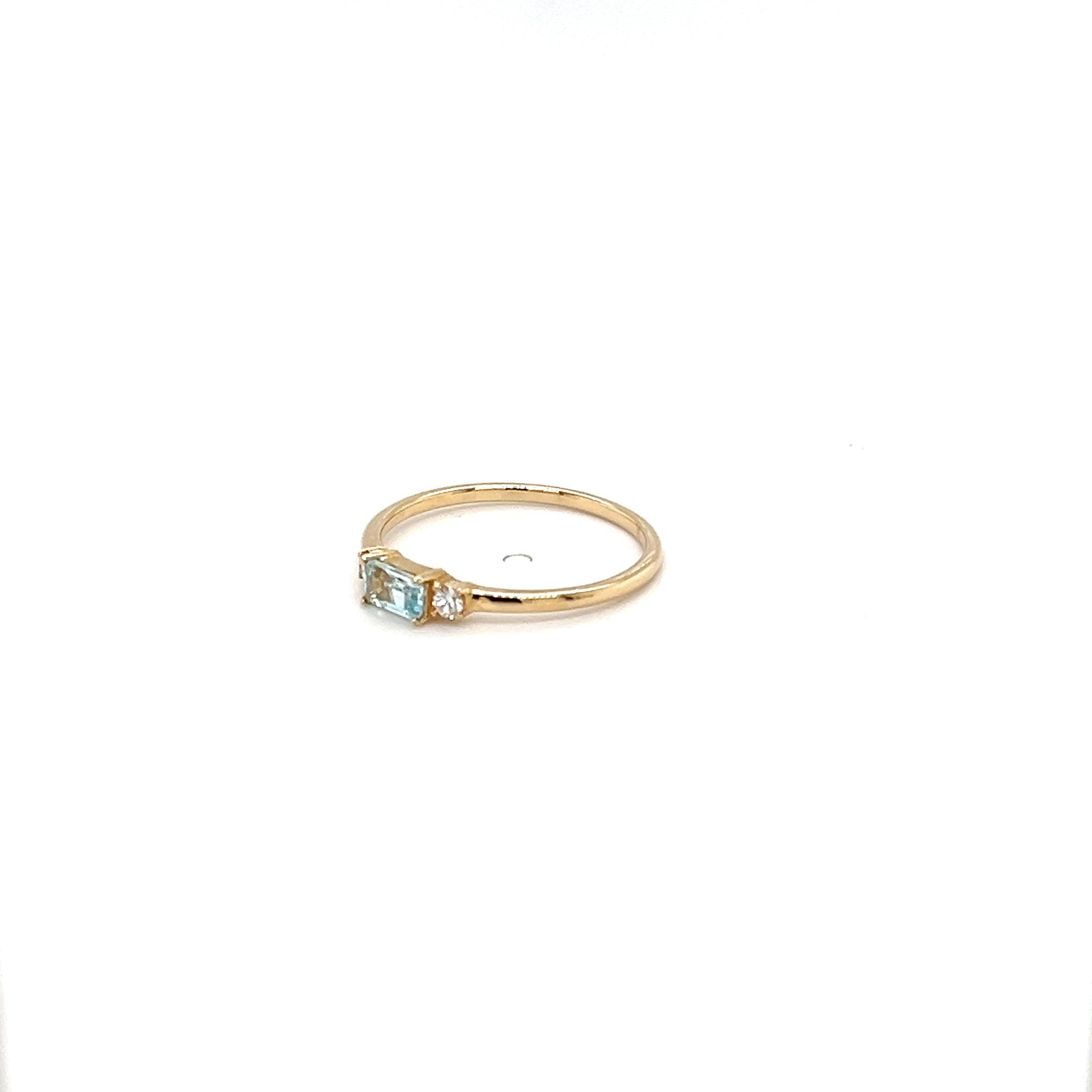 9ct Yellow Gold Blue Topaz & Diamond Ring