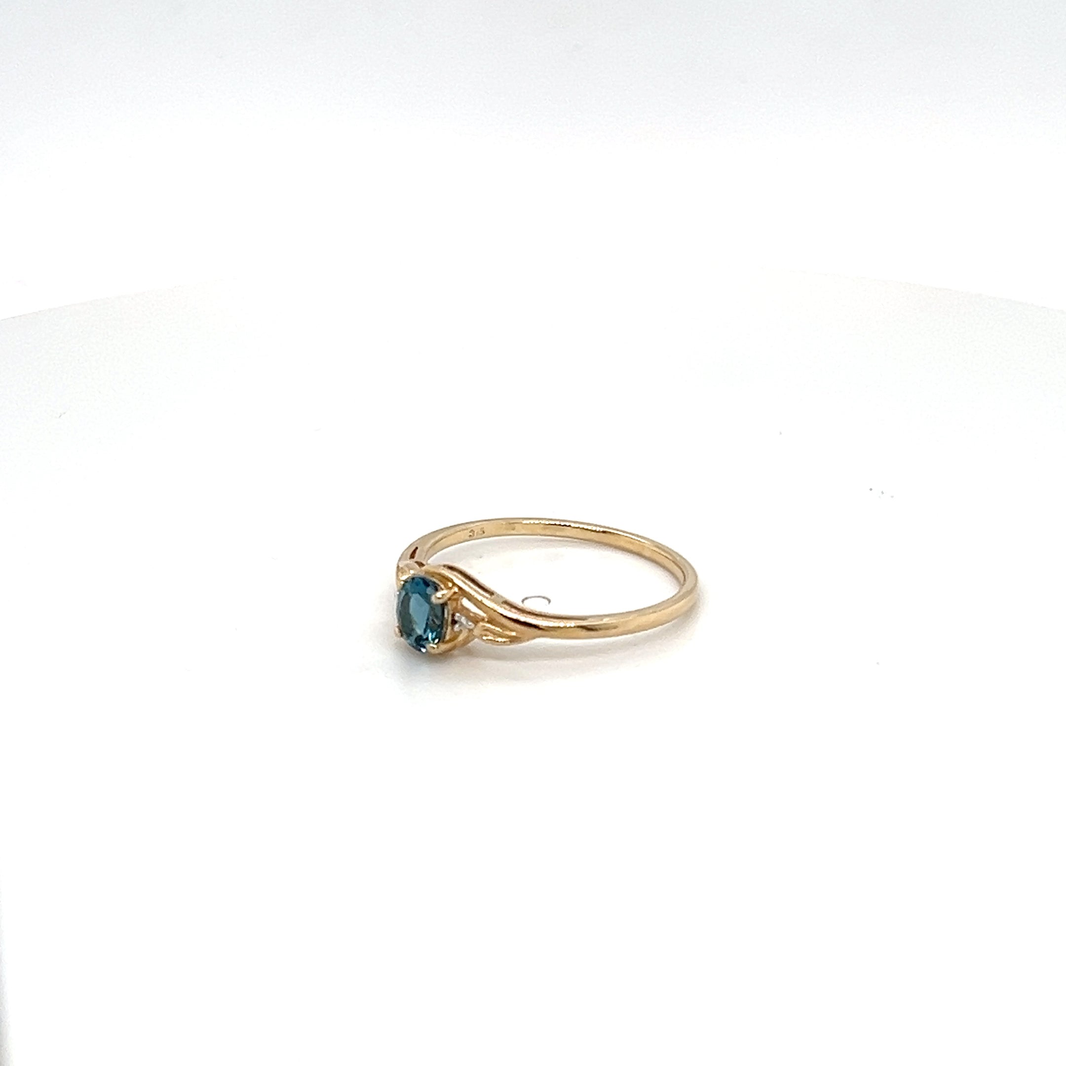 9ct Yellow Gold Ring with Topaz and Diamonds