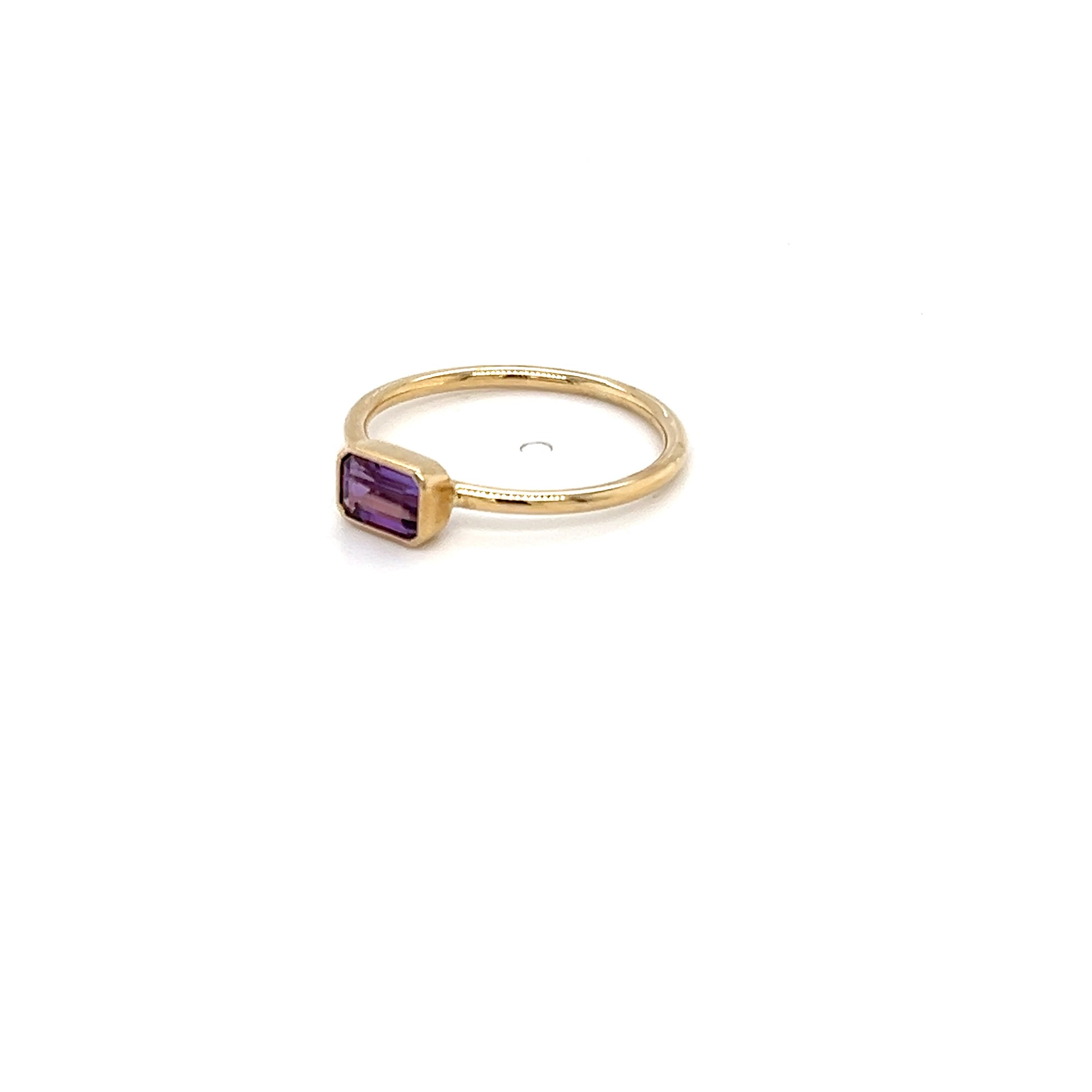 9ct Yellow Gold Emerald Cut Amethyst Ring