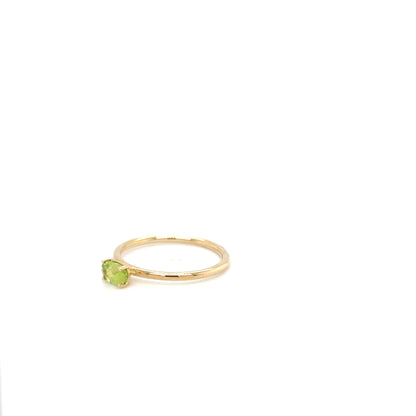 9ct Yellow Gold Peridot Ring