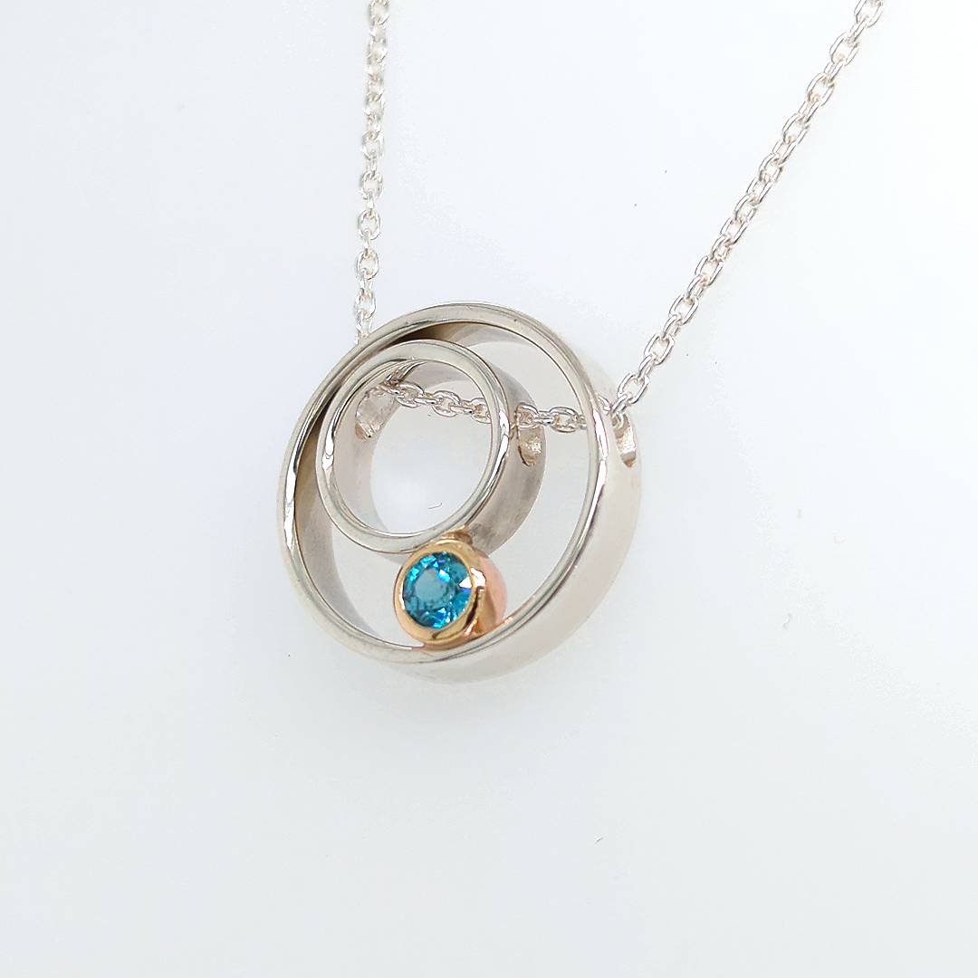 CIRCLE PENDANT