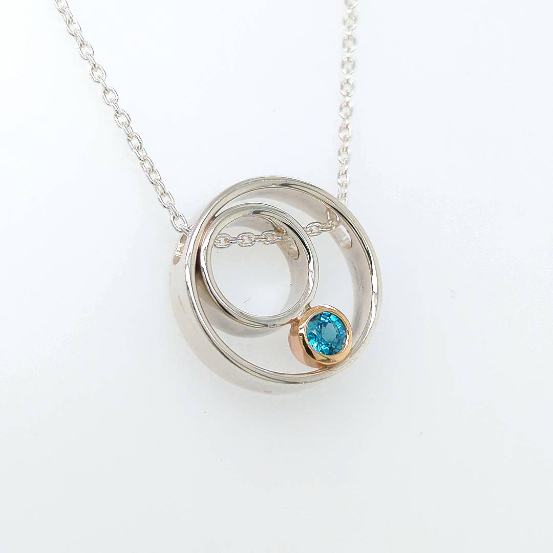 CIRCLE PENDANT
