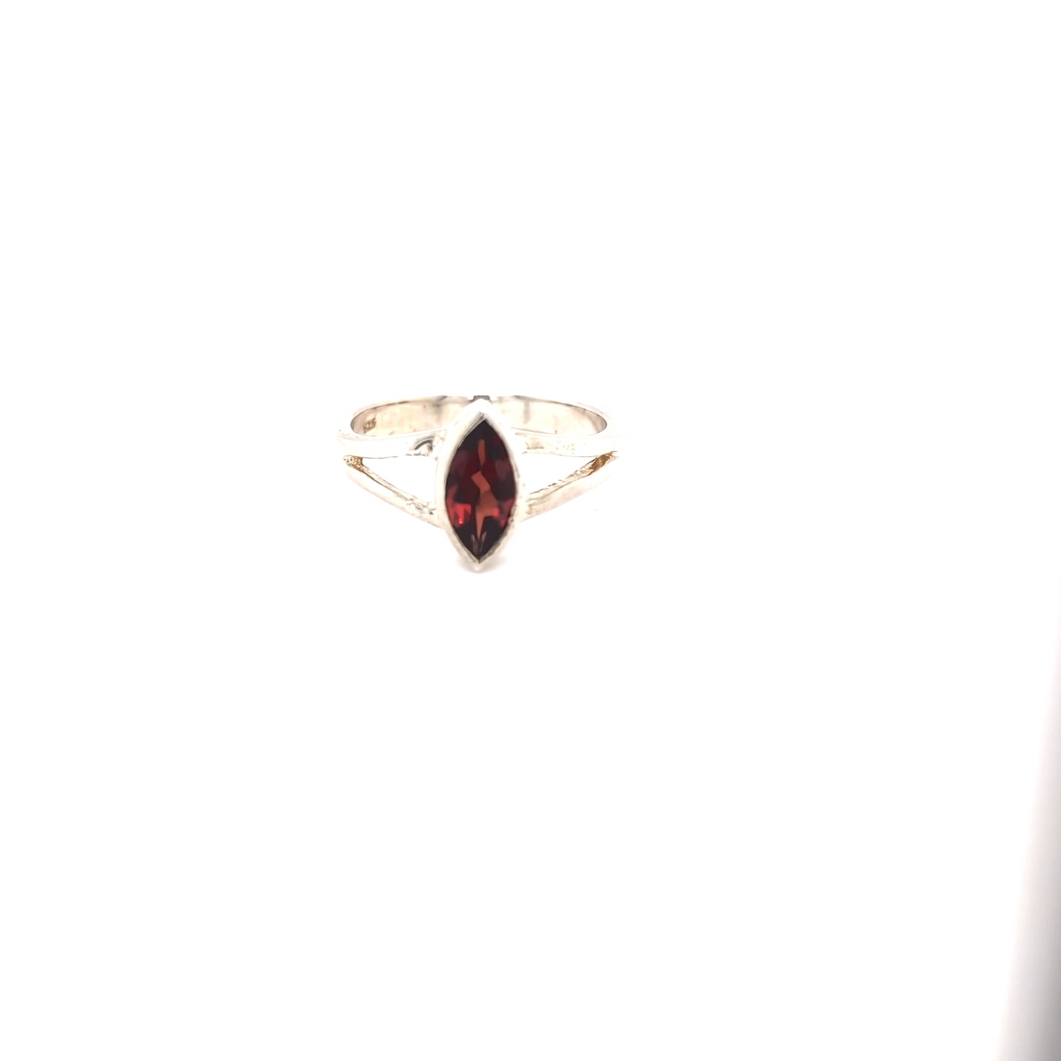 MARQUISE GARNET STIRLING SILVER RING