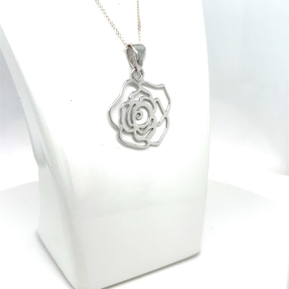 STERLING SILVER PENDANT ROSE DESIGN INCLUDING CHAIN