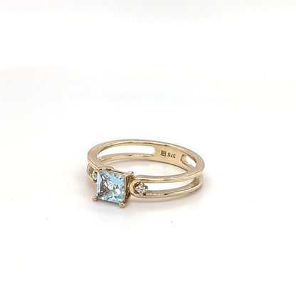 9ct Yellow Gold Blue Topaz & Diamond Ring