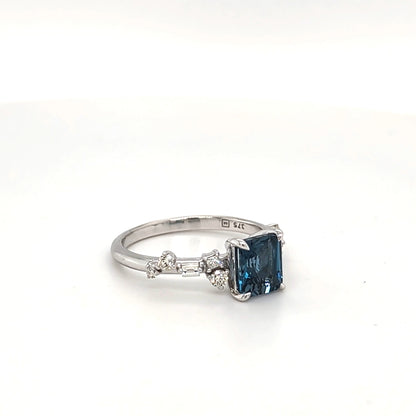 9ct White Gold London Blue Topaz & Diamond Ring