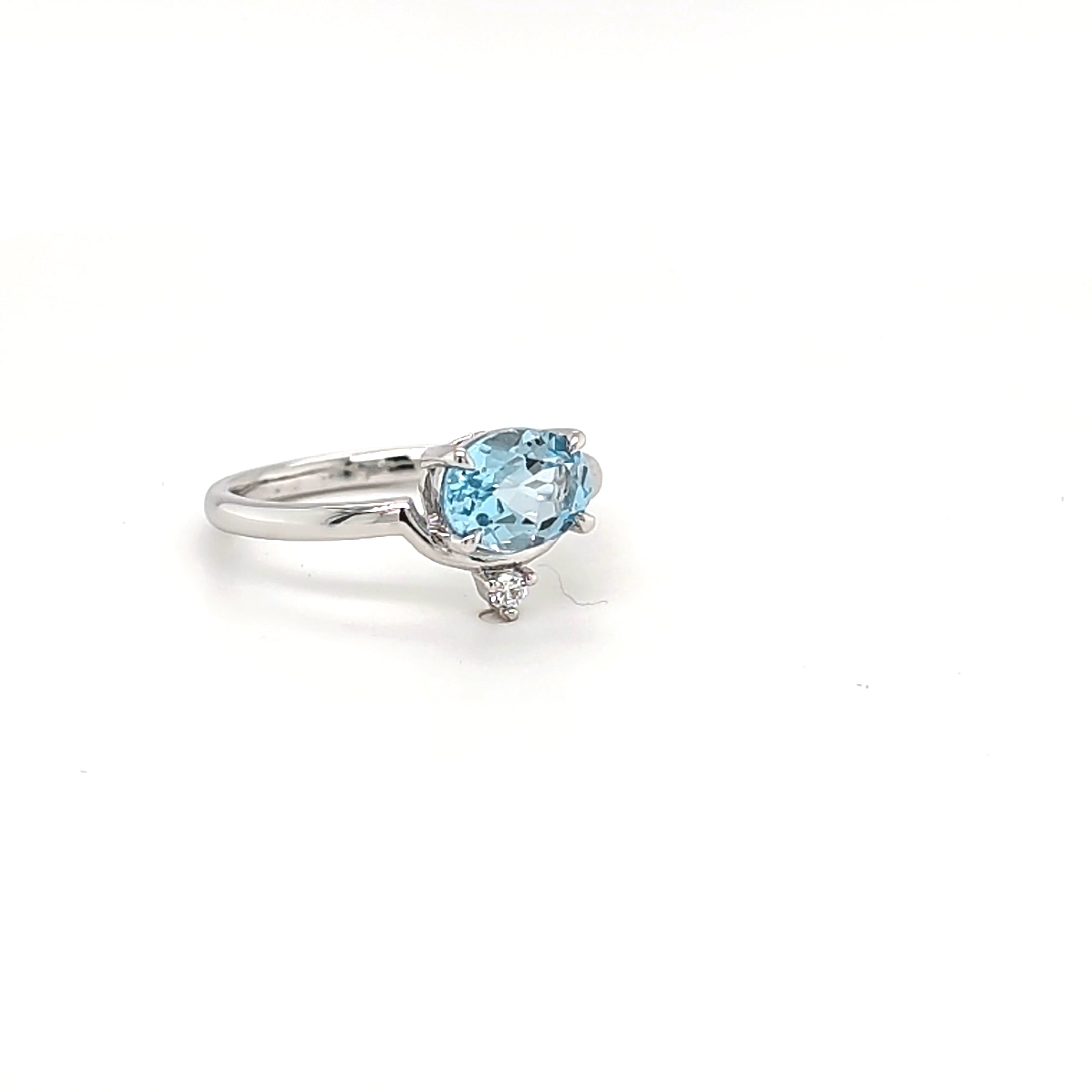 9ct White Gold Blue Topaz & Lab-Grown Diamond Ring
