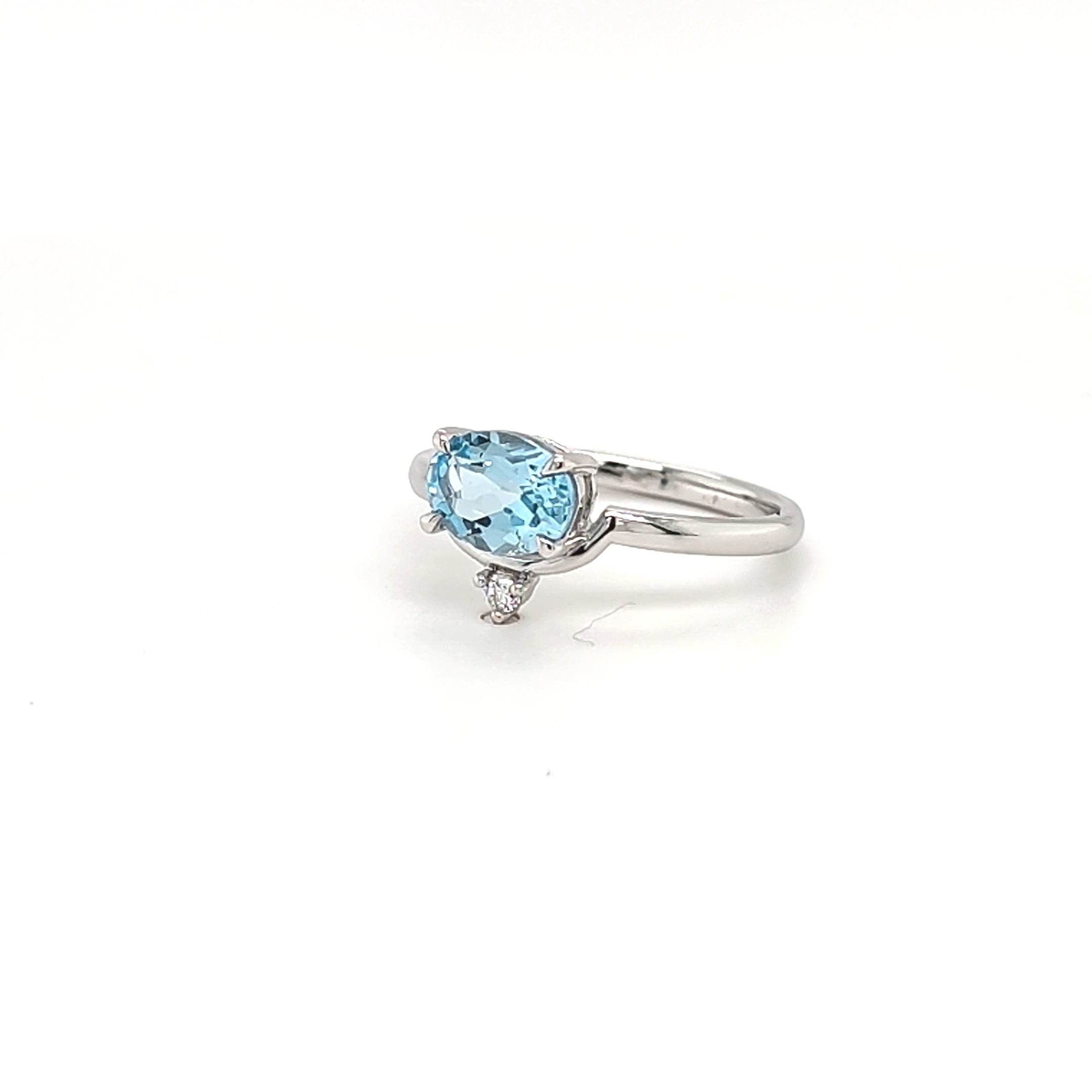 9ct White Gold Blue Topaz & Lab-Grown Diamond Ring