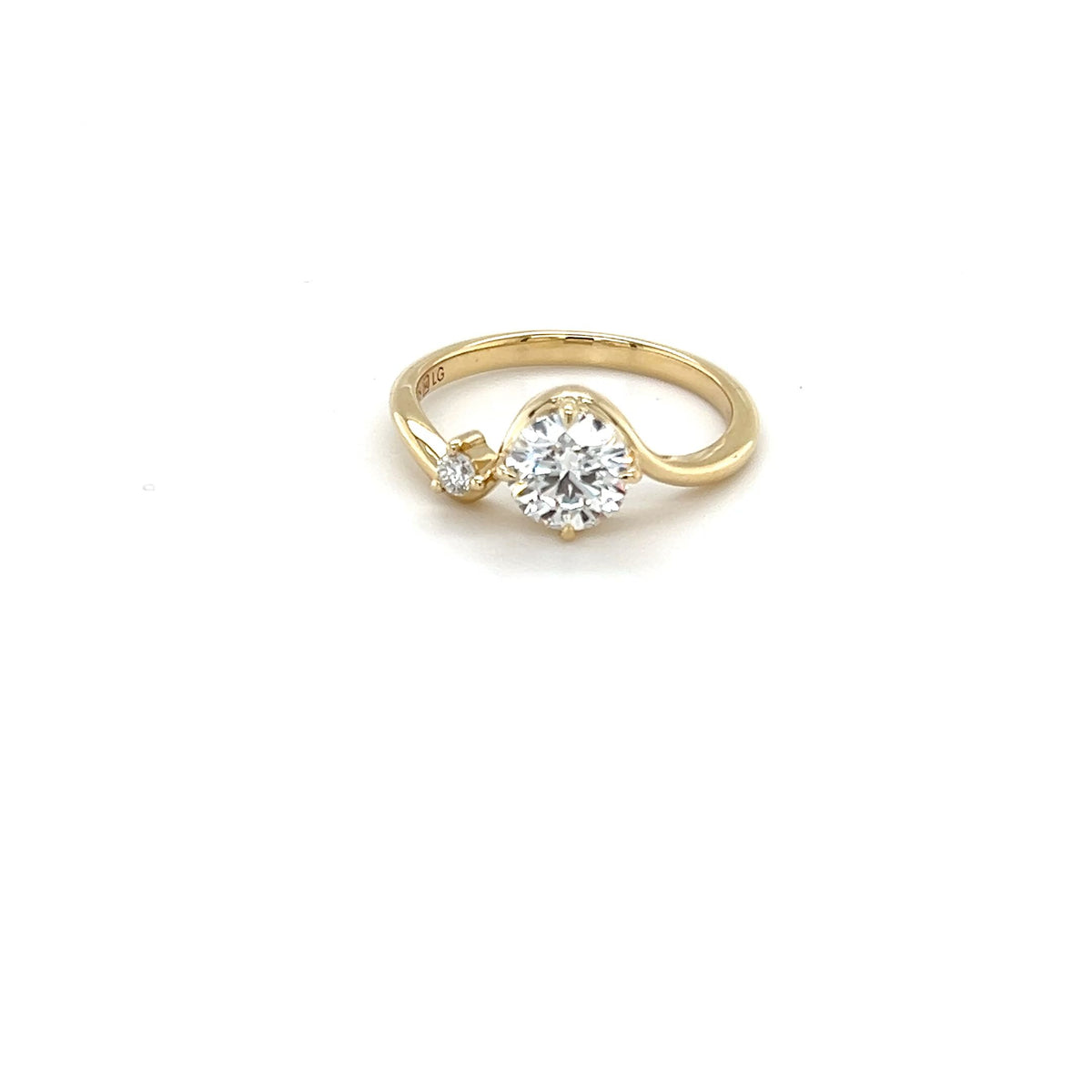9ct Yellow Gold Round Lab-Grown Diamond Ring