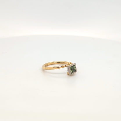 18ct Yellow and White Gold Green Sapphire Ring