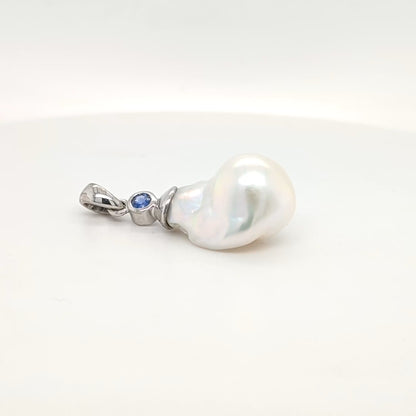 18ct White Gold and Freshwater Baroque Pearl Pendant