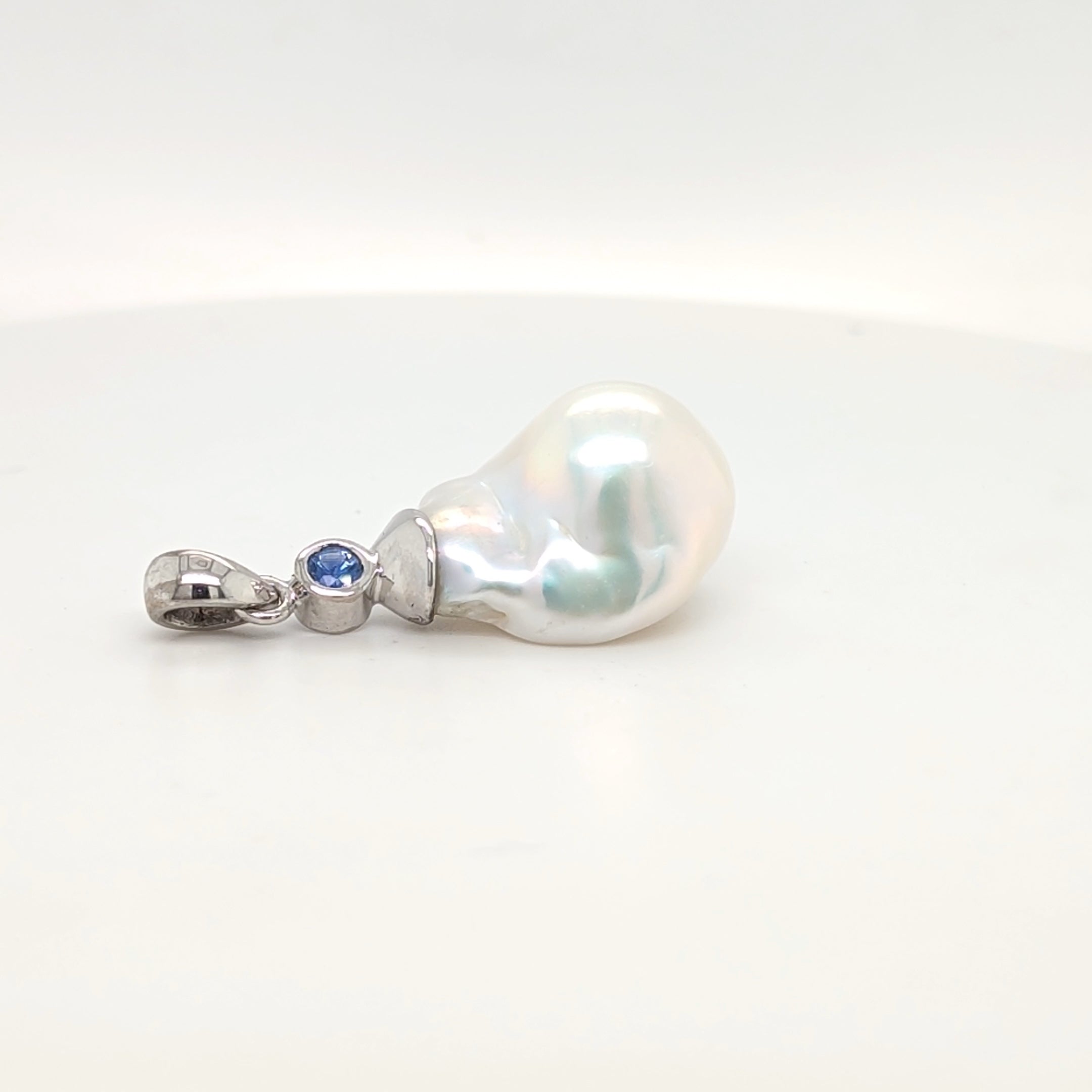 18ct White Gold and Freshwater Baroque Pearl Pendant
