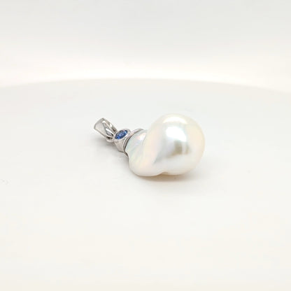 18ct White Gold and Freshwater Baroque Pearl Pendant