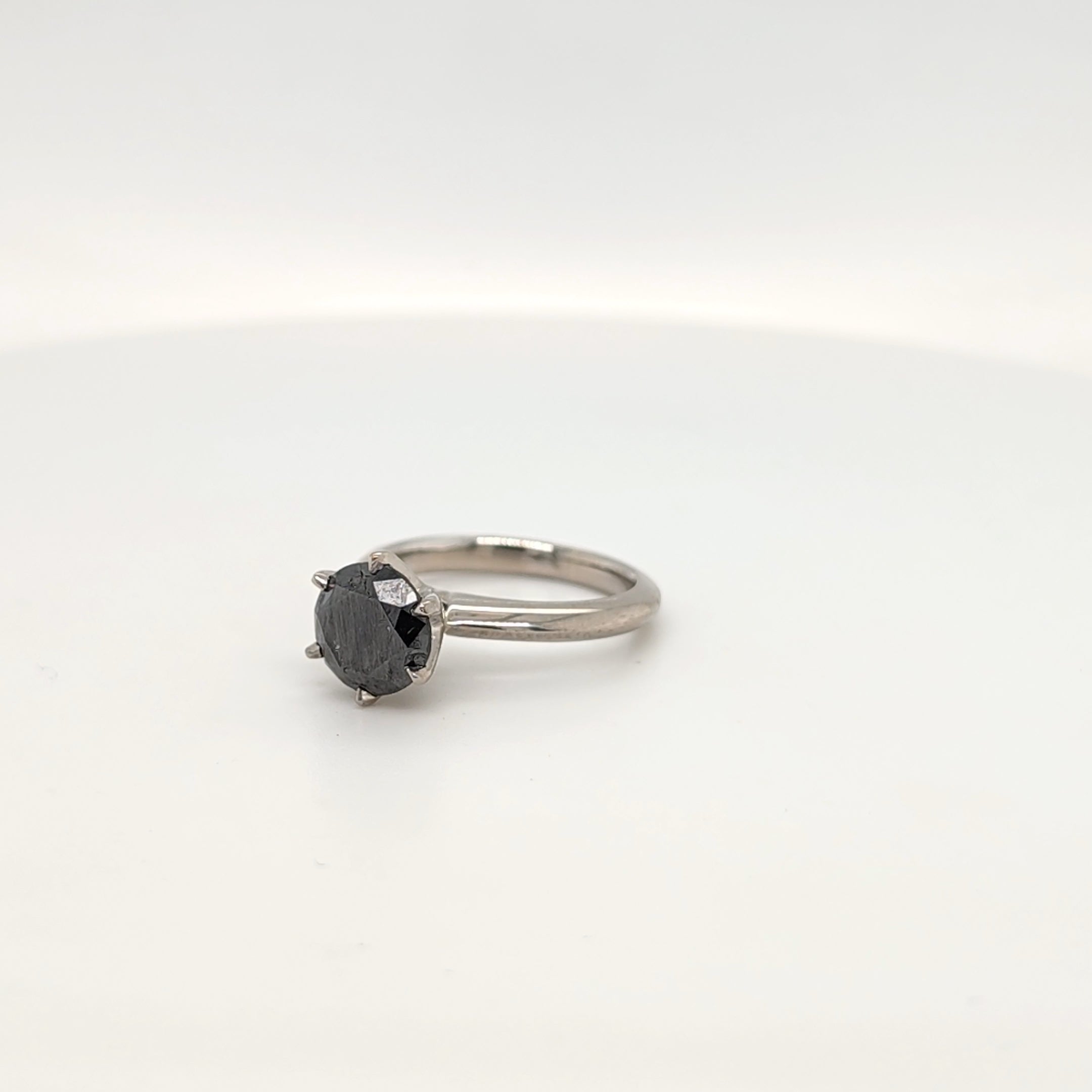 18ct White Gold Black Diamond Ring