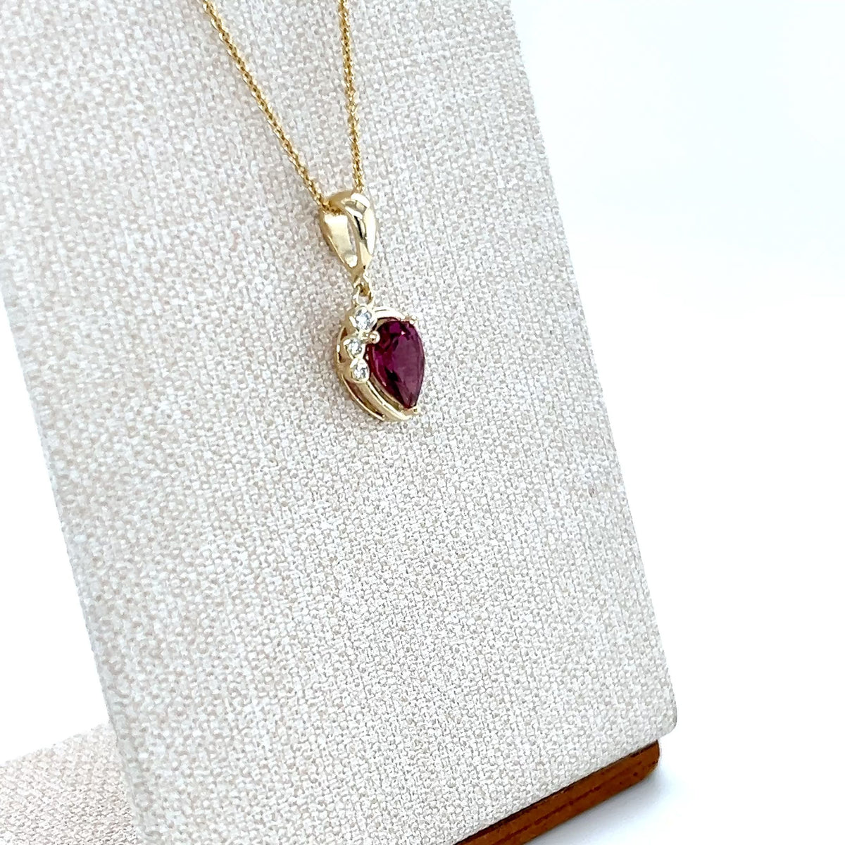 9ct Yellow Gold Rhodolite Garnet and Lab-Grown Diamond Pendant