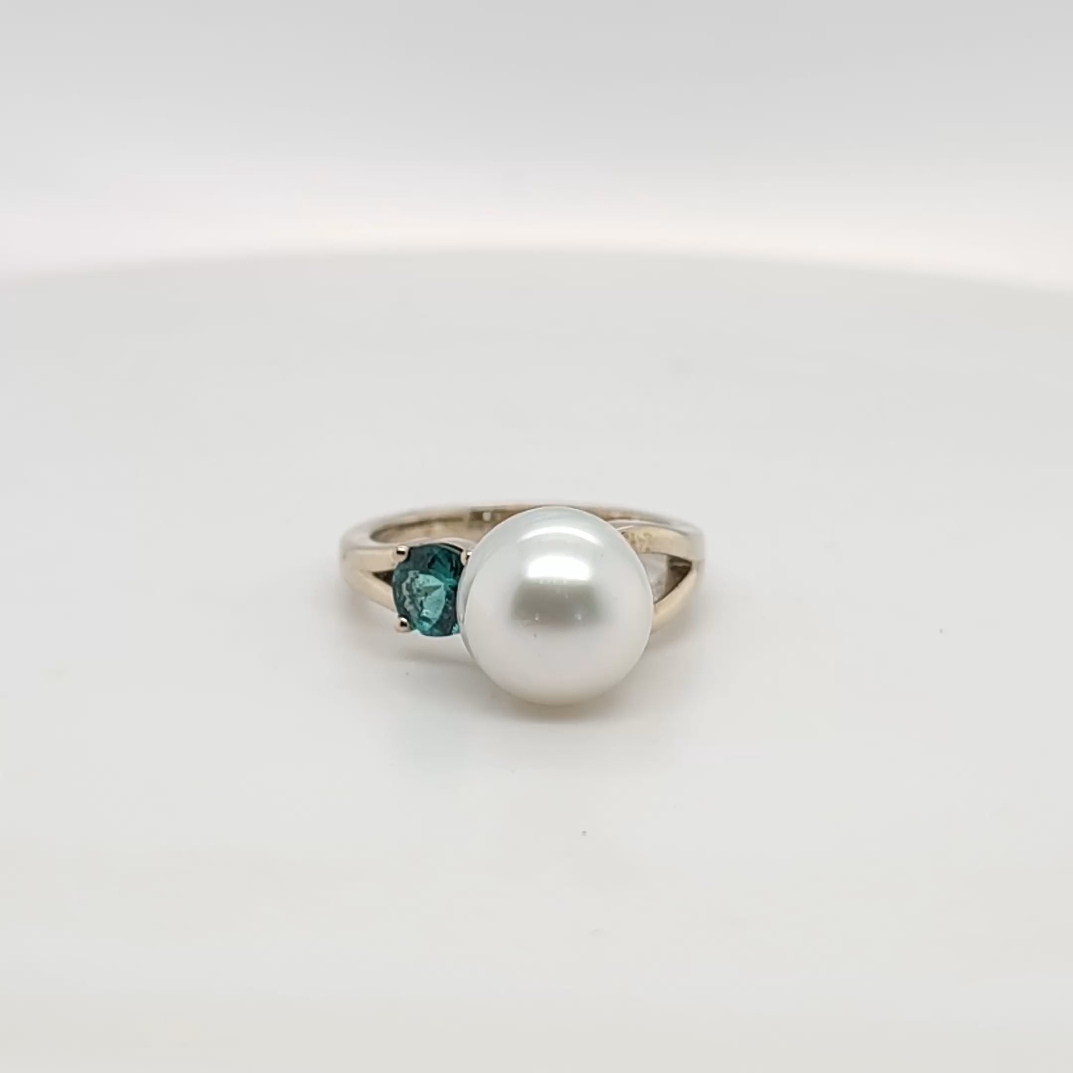 9CT White Gold Ring featuring a Blue Green Tourmaline & South Sea Pearl