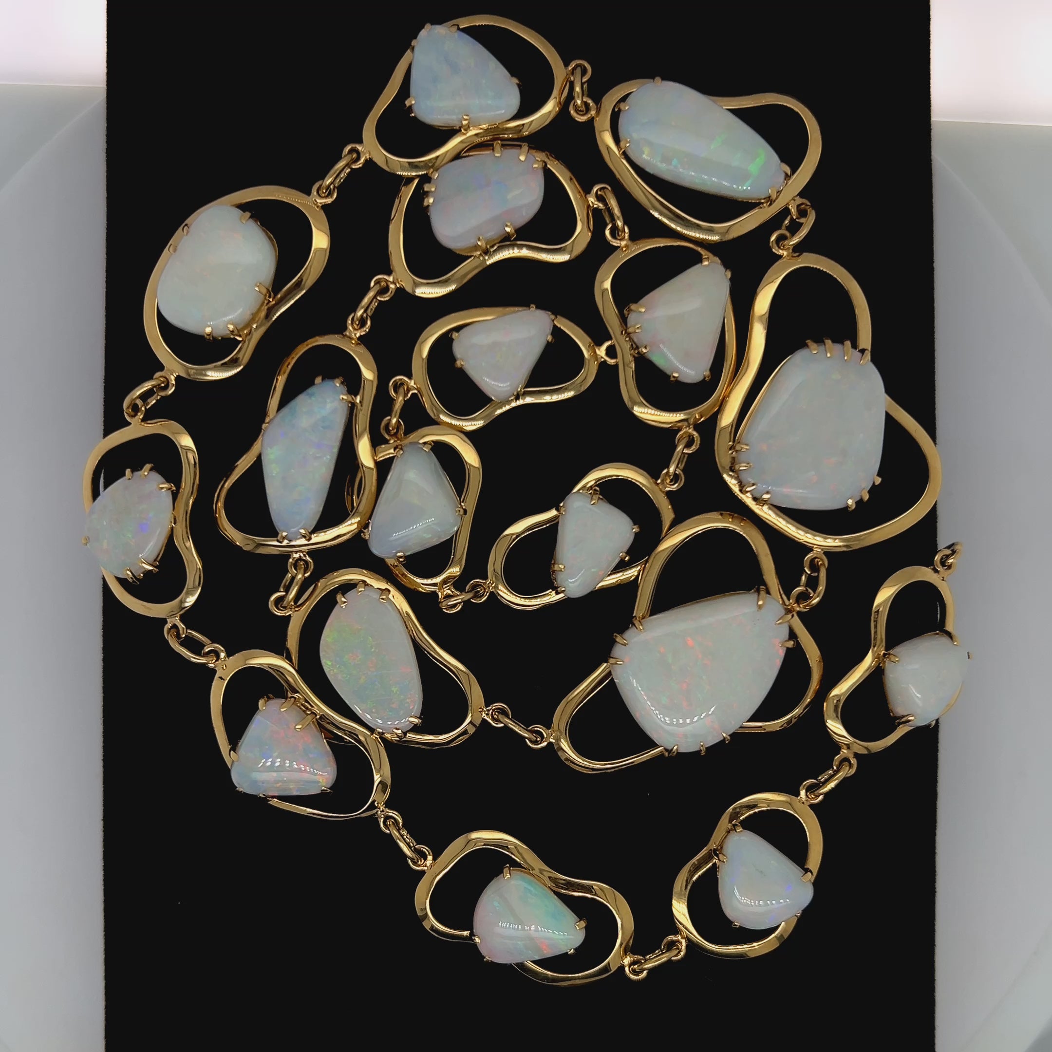 18ct Yellow Gold Opal Necklace