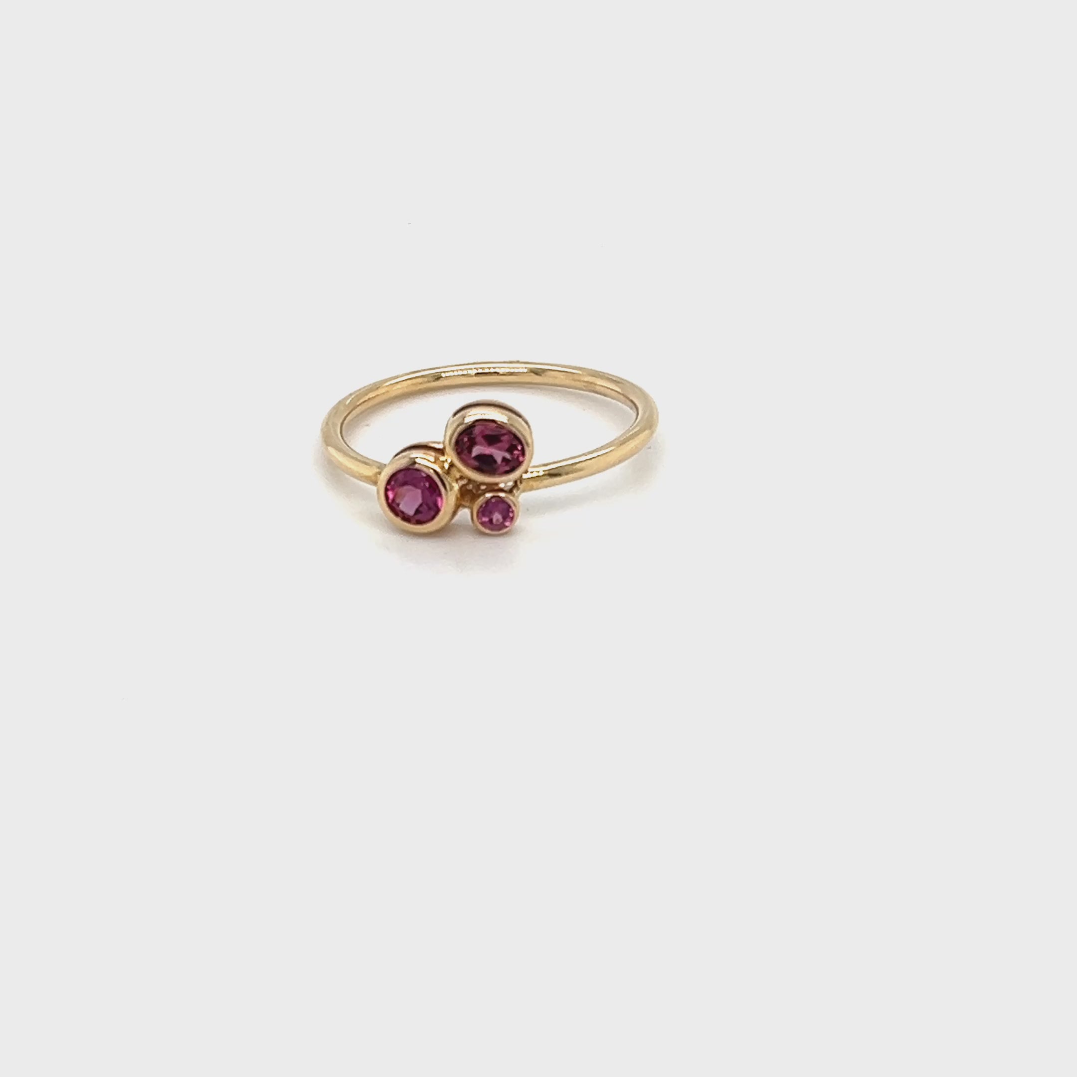 Yellow Gold Garnet Ring