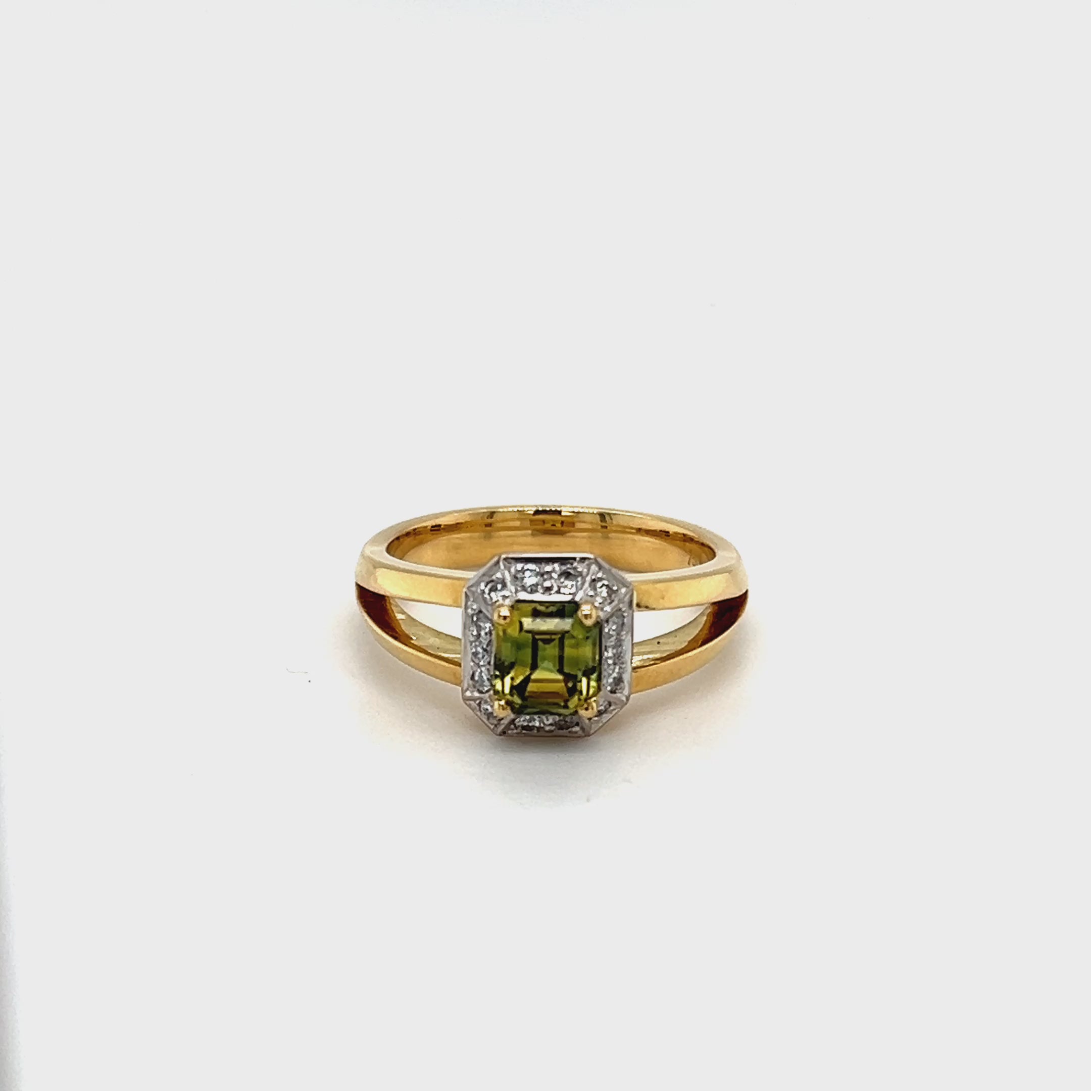 Load video: 18ct Yellow Gold Parti Sapphire Ring