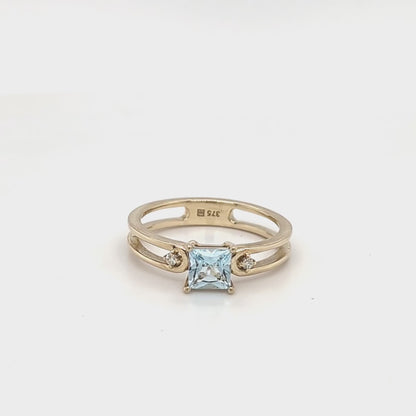 9ct Yellow Gold Blue Topaz & Diamond Ring