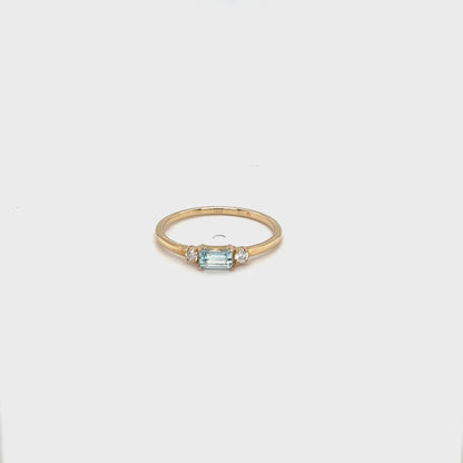9ct Yellow Gold Blue Topaz & Diamond Ring