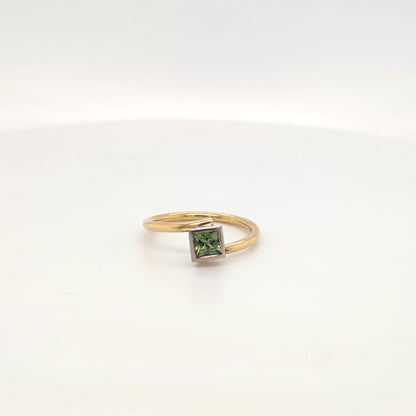 18ct Yellow and White Gold Green Sapphire Ring