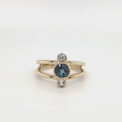 9ct Yellow Gold London Blue Topaz & White Sapphire Ring