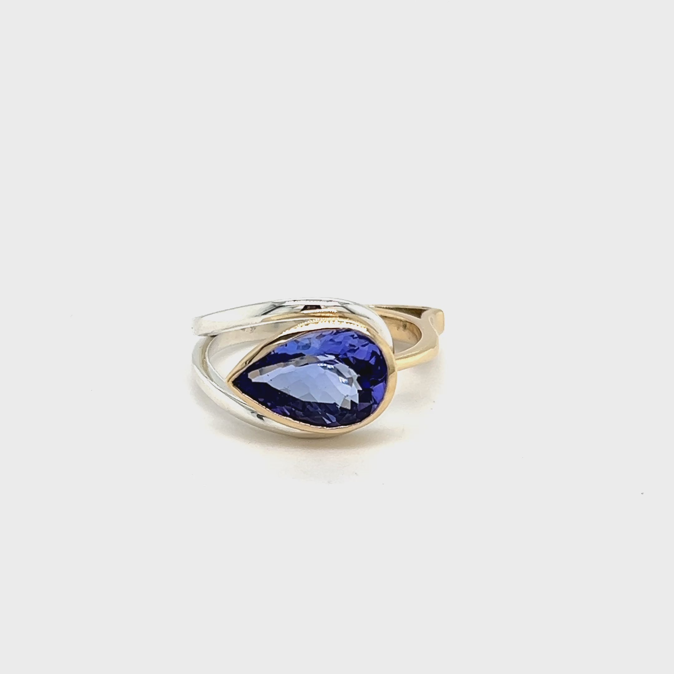 9ct Yellow Gold & Platinum Mix Silver Tanzanite Ring