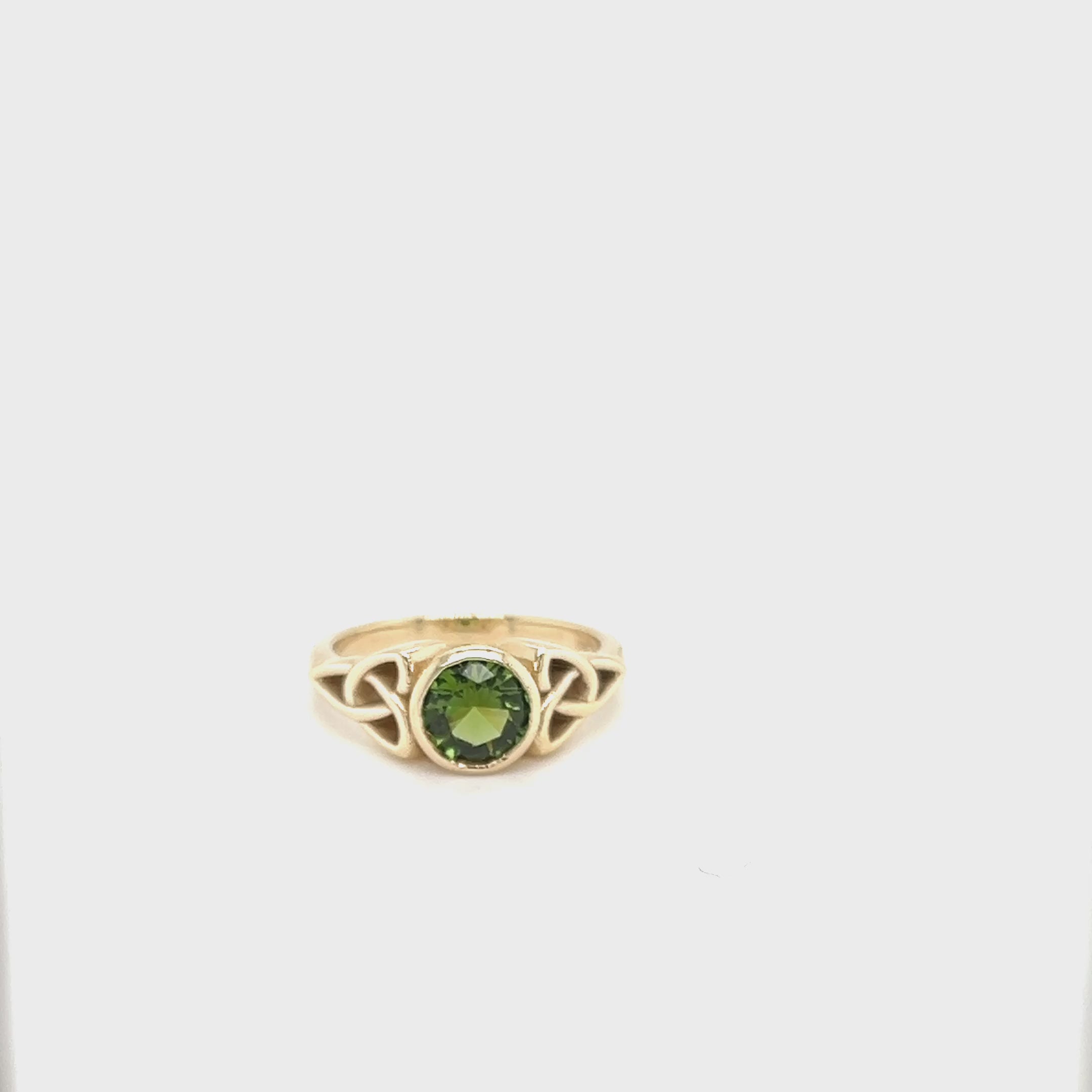 Load video: Trinity Knot Ring