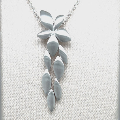 PETALS PENDANT